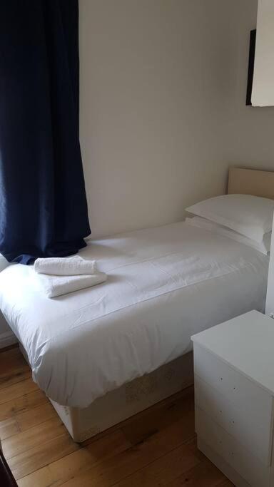 F14- Single Studio Shared Shower/Toilet Near Paddington Londra Dış mekan fotoğraf
